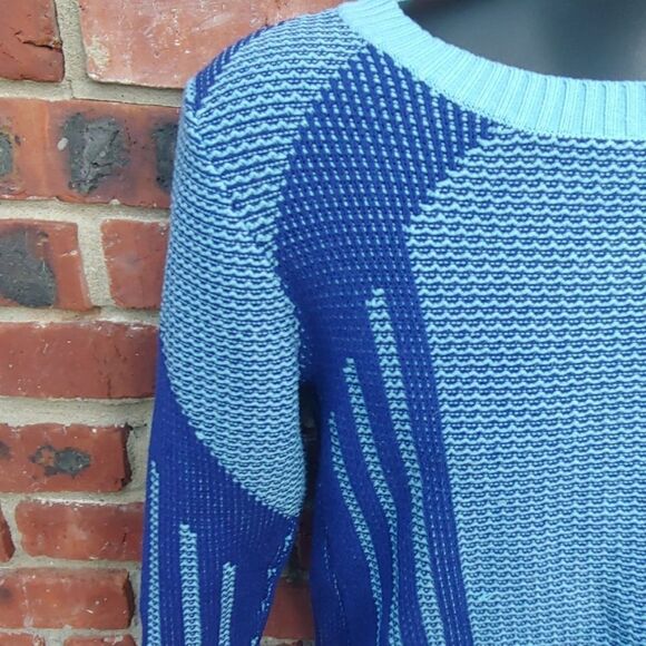 Blue sweater  - Picture 3 of 6